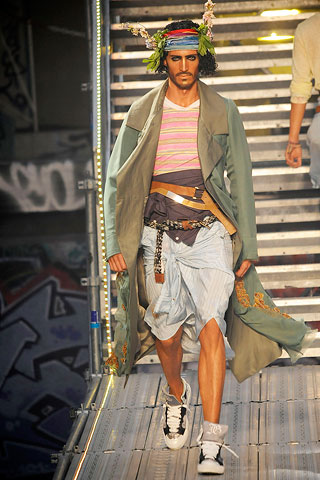 John Galliano / - 2010